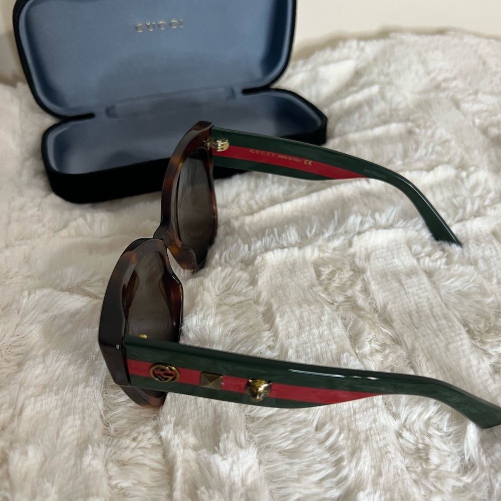 Gucci Sunglasses - Picture 3 of 4